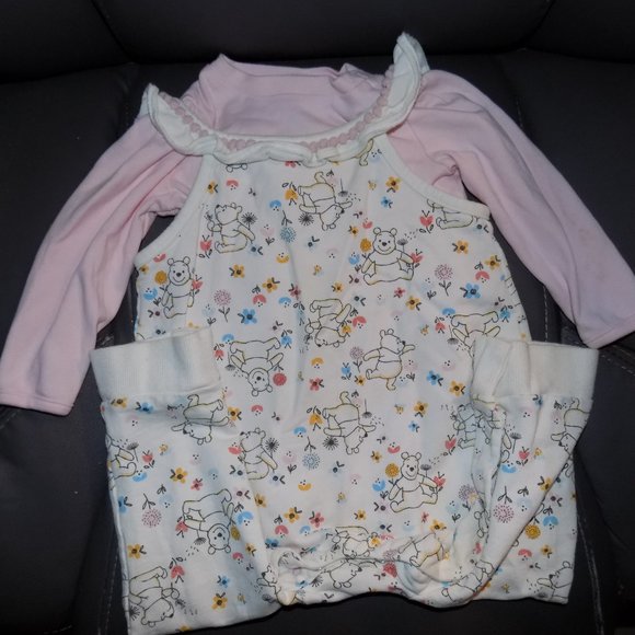 DISNEY WINNIE THE POOH 2 PC ROMPER SET SIZE 12/18 MONTHS GIRLS EUC - Picture 1 of 3